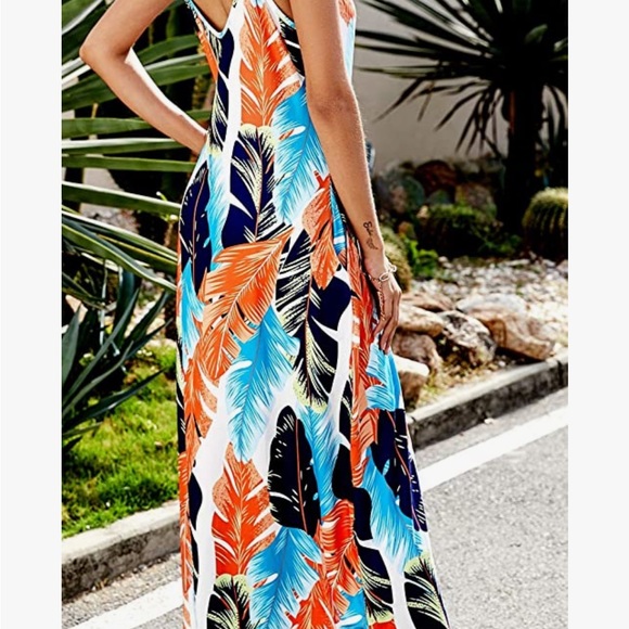 Maxi dress - Picture 2 of 4